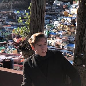 Meet your Posher, Adam